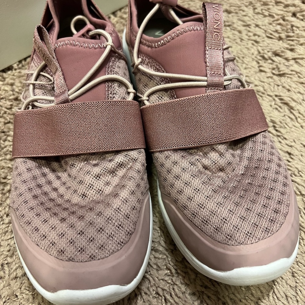Vionic sneakers
